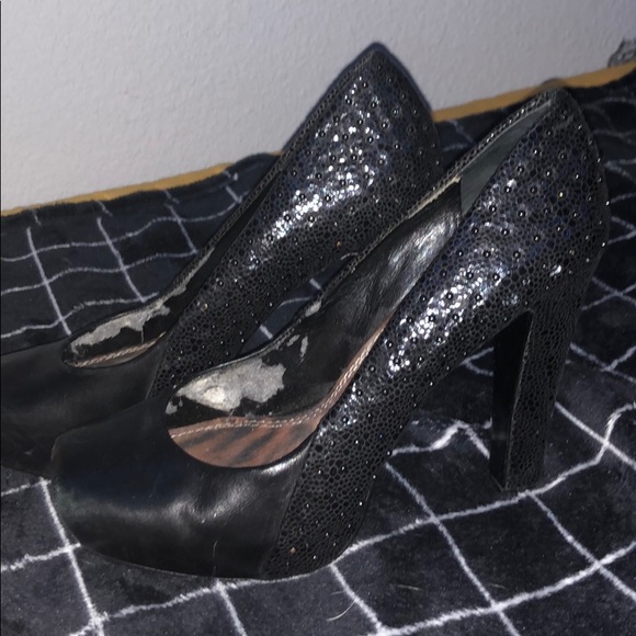 Black beaded heels - Picture 2 of 3